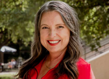 Sarah Wakefield Headshot